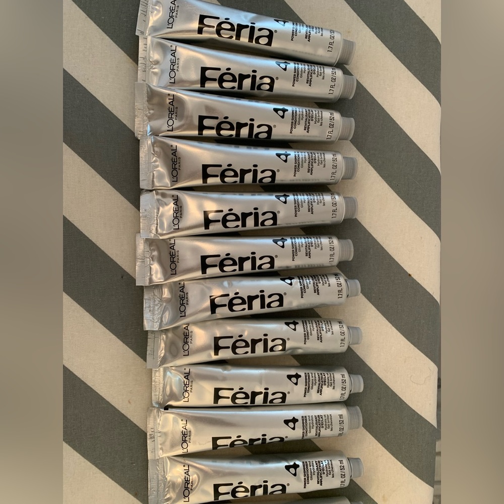 Feria hair conditioner with shimmer 4